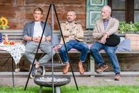Sturm der Liebe – Vincent (Martin Walde, l., mit Sven Waasner, M., und Sepp Schauer, r.) wird klar, dass Fanny selbst sehen muss, wie Jonas wirklich ist.