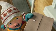 Snowsnaps Winterspiele – Sami versucht alles, um an seinen Zahn zu kommen.