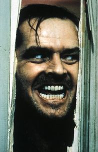 Shining – Jack (Jack Nicholson) steht unter dem Zwang, eine Bluttat, die vor vielen Jahren in dem Hotel geschah, an seiner eigenen Familie zu wiederholen und mutiert zum eiskalten Killer ...