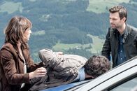 SOKO Kitzbühel – (v.li.) Nina Pokorny (Julia Cencig), Kevin Simma (Sami Loris), Lukas Roither (Jakob Seeböck).
