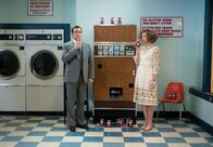 Anchorman - Die Legende kehrt zurück – Noch spezieller zu sein als Brick (Steve Carrell, l.) ist kaum möglich. Doch Chandi (Kristen Wiig, r.) übt fleißig darin, dem Wettermann den Rang als verrücktester Mitarbeiter bei GNN streitig zu machen. Glücklicherweise vertragen sich die beiden Sonderlinge sehr, sehr gut ...
