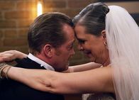 Chicago Fire – Chicago Fire Auf dem Kriegspfad - On the Warpath Staffel 4, Episode 18 Glückliches Paar: Christian Stolte als Randall «Mouch» McHolland