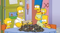 Die Simpsons – Weil Maggie sich selbst im Auto eingesperrt hat, suchen die Simpsons in ihrer Schlüsselschublade nach dem Ersatzschlüssel. Dabei entdecken sie eine Reihe von Schlüsseln, die sie bereits vergessen haben. Dort bemerken sie, dass sie dank den Schlüsseln vielerorts freien Zugang haben. Das wird dann auch ordentlich ausgenutzt. (v.l.n.r.) Lisa, Homer, Marge, Maggie und Bart ...