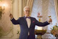 The Good Place – Heißt Eleanor an ihrer finalen Ruhestätte "The Good Place" herzlich Willkommen: Michael (Ted Danson) ...