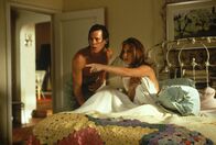 Der gebuchte Mann – Sam (Kevin Bacon, l.); Kate (Jennifer Aniston, r.)