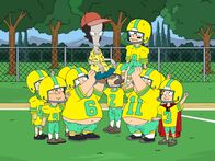 American Dad! – L-R, oben: Roger, Steve