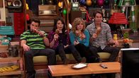 iCarly – L-R: Freddie Benson (Nathan Kress), Carly Shay (Miranda Cosgrove), Sam Puckett (Jennette McCurdy), Spencer Shay (Jerry Trainor)