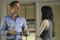 Hawaii Five-0 – Alex O'Loughlin (Steve McGarrett), Michelle Borth (Catherine Rollins).