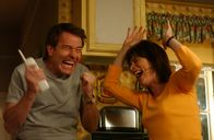 Malcolm mittendrin – Sind total aus dem Häuschen, da Dewey gefunden wurde: Hal (Bryan Cranston, l.) und Lois (Jane Kaczmarek, r.) ...