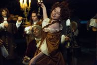 Versailles – Louise (Sarah Winter)
