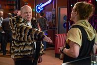 Brooklyn Nine-Nine – Hitchcock (Dirk Blocker, l.); Constantine Kane (Blake Anderson, r.)