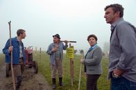 Der Bergdoktor – (v.li.) Heiko Ruprecht (Hans Gruber), Martin Feifel (Arthur Distelmeier), Monika Baumgartner (Lisbeth Gruber), Hans Sigl (Dr. Martin Gruber).