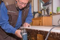 Hoagascht – Rupert Thurner bei der Skiproduktion in der Thurner Skimanufaktur