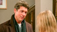 Rote Rosen – Klaas (Sebastian Deyle) und Jördis (Diana Staehly) wird klar, dass sie miteinander reden müssen.