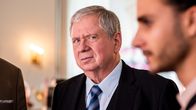 Der Staatsanwalt – Oberstaatsanwalt Bernd Reuther (Rainer Hunold) versucht zu erfahren, welche Machenschaften Carlo Fonti und seine Mitarbeiter wirklich betreiben.