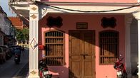 Phuket & Co. - Thailands sonnige Inselwelten – In der Altstadt von Phuket finden sich noch einige Häuser aus dem 19. Jahrhundert im chinesisch-portugiesischen Stil.