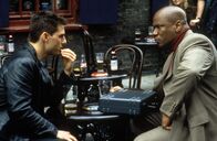 Mission: Impossible – Ethan Hunt (Tom Cruise, l.) will um jeden Preis den Namen des Verräters herausfinden. Glücklicherweise kann er den Ex-Agenten Luther Stickell (Ving Rhames, r.) für dieses schier unmögliche Vorhaben gewinnen ...