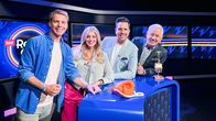 SRF Retro Quiz – v.li.: Reto Scherrer, Jennifer Bosshard, Moderator Sven Epiney und Röbi Koller im SRF Retro Quiz