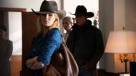 Yellowstone – Beth Dutton (Kelly Reilly, l.) und John Dutton (Kevin Costner, r.)