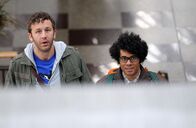 The IT Crowd – Roy Trenneman (Chris O'Dowd, l.); Maurice Moss (Richard Ayoade, r.)