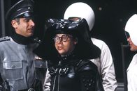 Mel Brooks' Spaceballs – Spaceballs Zu hart von Lichtgeschwindigkeit auf Null gebremst: George Wyner als Colonel Sandfurz, Rick Moranis als Lord Helmchen Copyright: SRF/1987 METRO-GOLDWYN-MAYER STUDIOS INC.