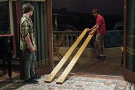 Two and a Half Men – TwoAHalfMen_JapaneseSubs-ScM_0002_3967f76d