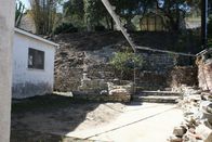 Die Super-Makler - Top oder Flop? – Unweit vom Strand entfernt könnte sich dieses Haus in Millionenhöhe verkaufen lassen - doch dafür müssen Christina und Tarek selbst tief in die Tasche greifen, um dem luxuriösen Anspruch der Käufer gerecht zu werden. Ist der mickrige Garten ein Hindernis?
