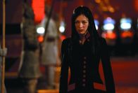 Rush Hour 2 – Hu Li (Ziyi Zhang), die rechte Hand von Gangsterboss Ricky Tan und ihr Chef lassen in der US Botschaft in Hongkong eine Bombe hochgehen, nicht ahnend, dass sie damit die Aufmerksamkeit von den besonderen Ermittlern Lee und Carter auf sich lenken ...