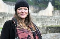 Re: – Die Politikerin Irma Baralija will die rechtsradikalen Graffitis in Mostar beseitigen.
