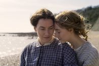 Ammonite – l-r: Kate Winslet (Mary Anning), Saoirse Ronan (Charlotte Murchison)