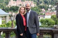 Hotel Heidelberg – ARD Degeto HOTEL HEIDELBERG - KINDER, KINDER! Uhr im ERSTEN. Annette Kramer (Annette Frier) und ihr Mann Ingolf Muthesius (Christoph Maria Herbst)