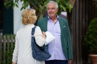 Sturm der Liebe – André (Joachim Lätsch, r.)wird bewusst, wie sehr Helene (Sabine Werner, l.) unter ihrer vermeintlichen Schuld leidet.