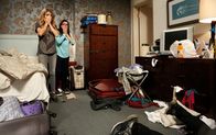 Modern Family – L-R: Haley (Sarah Hyland), Alex (Ariel Winter)