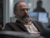 Homeland – Saul (Mandy Patinkin) wird nach und nach klar, dass Dar Adal eine größere Rolle bei der Entwicklung aller Geschehnisse der letzten Zeit zukommt, als erwartet ...