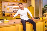 Doppelt kocht besser – Titel: Doppelt kocht besser; Person: Alexander Kumptner; Copyright: (c) SAT.1 / Nadine Rupp; Fotograf: Nadine Rupp; Bildredakteur: Clarissa Schreiner; Dateiname: 2463704.jpg; Rechtehinweis: Dieses Bild darf bis eine Woche nach Ausstrahlung honorarfrei fuer redaktionelle Zwecke und nur im Rahmen der Programmankuendigung verwendet werden. Spaetere Veroeffentlichungen sind nur nach Ruecksprache und ausdruecklicher Genehmigung der Seven.One Entertainment Group GmbH moeglich. Nicht fuer EPG! Verwendung nur mit vollstaendigem Copyrightvermerk. Das Foto darf nicht veraendert, bearbeitet und nur im Ganzen verwendet werden. Es darf nicht archiviert werden. Es darf nicht an Dritte weitergeleitet werden. Aneinanderreihung/Zusammenlegung/Kopplung von Bildern zum Zweck der Erstellung von Slide-Shows o.ä. nicht gestattet; Verbindung/Einfügen/Anfügen von Werbung nicht gestattet. Bei Fragen: foto@seven.one Voraussetzung fuer die Verwendung dieser Programmdaten ist die Zustimmung zu den Allgemeinen Geschaeftsbedingungen der Presselounges der Sender der Seven.One Entertainment Group GmbH.