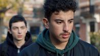 Stalk – Lux (Théo Fernandez, links) braucht Hilfe von Justin (Riadh Belaïche).