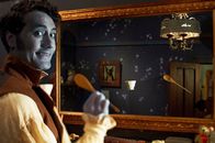 5 Zimmer Küche Sarg – Viago (Taika Waititi) zeigt, dass man auch ohne Spiegelbild gut durchs Leben kommen kann.