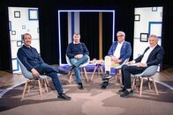 Südostschweiz Standpunkte – Südostschweiz Standpunkte E-Auto: Warum zögert die Schweiz? Pesche Lebrument, Journalist, Kurt Rauchberger, Elektroingenieur, Dario Morandi, Autojournalist, Josias Gasser, Energiepionier Copyright: SRF/PTV