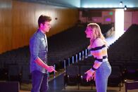 American Housewife – Trip (Peyton Meyer, l.); Taylor (Meg Donnelly, r.)