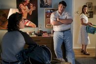 Young Sheldon – (v.l.n.r.) Georgie Cooper (Montana Jordan); George Cooper sen. (Lance Barber); Mary Cooper (Zoe Perry)