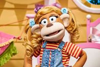 ABC Bär – "ABC Bär", Der ABC Bär und seine Tierfreunde reisen ab heute mit ihrem lustigen Baumhaus durch das Land, um ihre Zahl- und Buchstabenspiele aufzuführen und erleben dabei jede Menge spannender Geschichten.