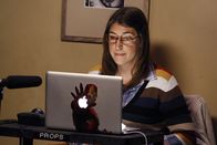 The Big Bang Theory – Will, dass Sheldon ihre Mutter kennenlernt: Amy (Mayim Bialik) ...