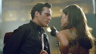 Walk the Line – Der Hit-Musiker Johnny Cash (Joaquin Phoenix) ist in aller Munde. Seine Musik bewegt eine ganze Nation und nun hat er die Chance, gemeinsam mit seiner Ikone, der Country-Sängerin June Carter (Reese Witherspoon), aufzutreten.