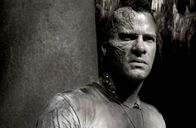 Mutant Chronicles – Muss zum Mittelpunkt der Erde, um eine todbringende Maschine, die Mutanten am laufenden Band produziert, zu erledigen: Major Mitch Hunter (Thomas Jane) ...
