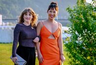 SOKO Linz – (v.li.): Nele (Anna Hausburg), Yara (Miriam Hie).