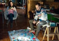 Elementary – Ein neuer Fall wartet auf Sherlock Holmes (Jonny Lee Miller, r.) und Joan Watson (Lucy Liu, l.) ...
