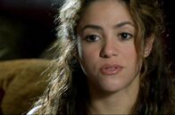Shakira Oral Fixation Tour – Zu Beginn ihrer Karriere sang Shakira auf Spanisch. Ihr englischsprachiges Album „Laundry Service“ machte sie 2002 zu einem globalen Popstar.