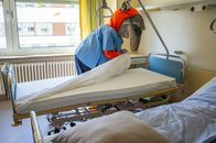 TanzAlarm – TanzTapir abrietet als Krankenpfleger.