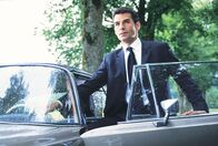 Sinan Toprak ist der Unbestechliche – Hauptkommissar Sinan Toprak (Erol Sander), immer unterwegs mit seinem Liebhaberstück, einem Mercedes 280 Coupe, Baujahr 1964.