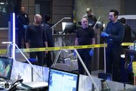 The Strain – Eph (Corey Stoll, l.), Kowalski (Paulino Nunes, M.) und Fet (Kevin Durand, r.) müssen sich mit der neuen Situation auseinandersetzen, während Abraham und Quinlan die Ältesten aufsuchen, um mehr darüber zu erfahren, ob der Meister wirklich tot ist ...